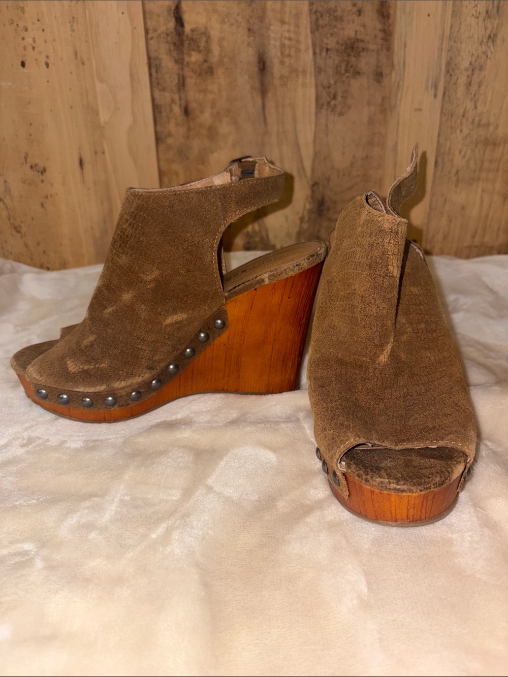 #128 Lucky Brand Brown Suede Wood Wedge Clogs
